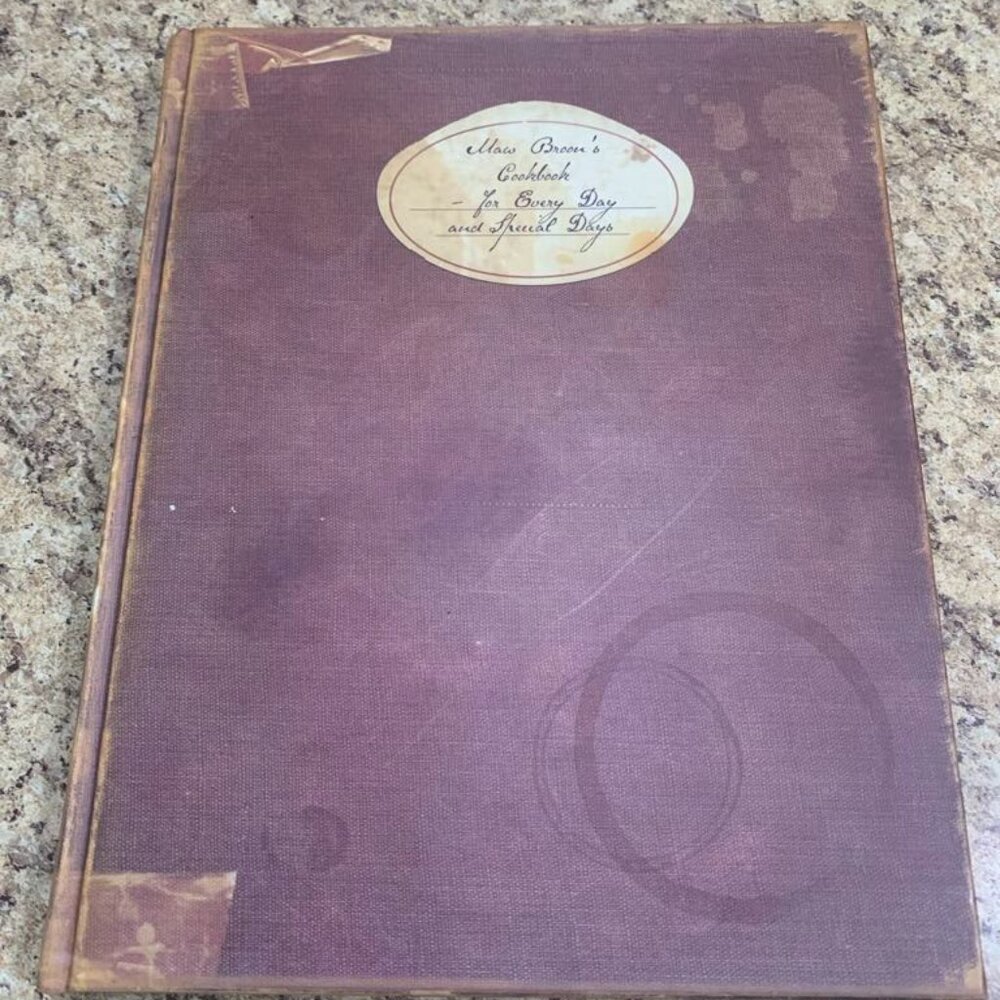 Scottish Maw Broon's Cookbook: The Nation's Favourites Hardcover